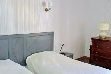 Bed and Breakfast Château De Jonquières   Hérault