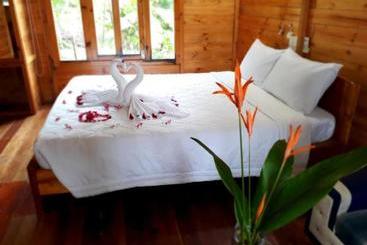 ペンション Phu Quoc Sen Lodge Bungalow Village