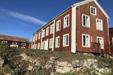 Frägsta Hälsingegård Bed & Breakfast