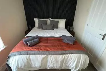 پانسیون Anfield Place To Stay