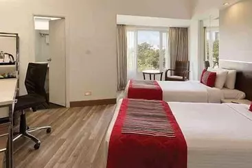 Отель Regenta Place Bangalore, Cunningham Road