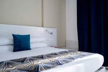 Отель Gillieru Harbour