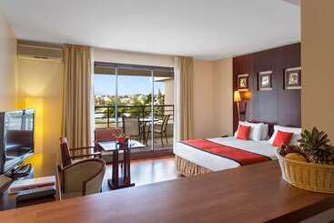 Ramada Hotel & Suites By Wyndham Noumea
