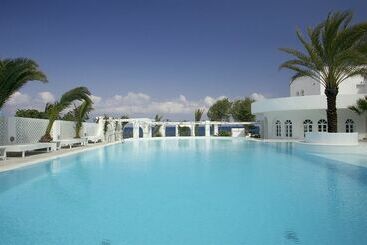 فندق Thalassa Seaside Resort & Suites