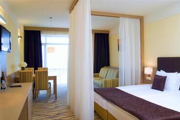 Flamingo Grand Hotel & Spa