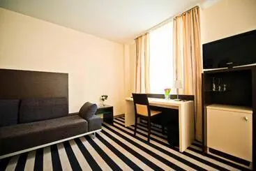 Bristol Hotel   Frankfurt City