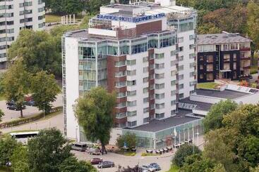 Riga Islande Hotel With Free Parking