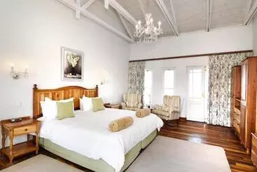 هتل Zuurberg Mountain Village