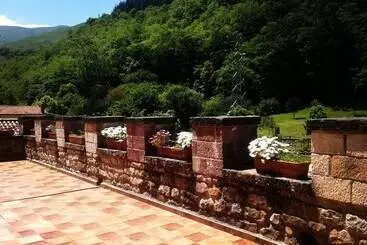 ユースホステル El Roblón De Cabuerniga