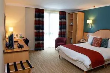 Aparthotel Burleigh Court Hotel And Leisure