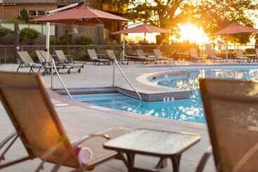 Szálloda The Cove Lakeside Resort