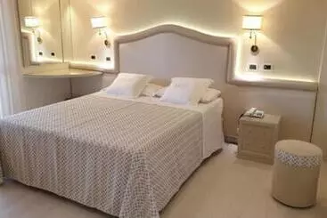 Globus, Sure Hotel Collection By Best Western