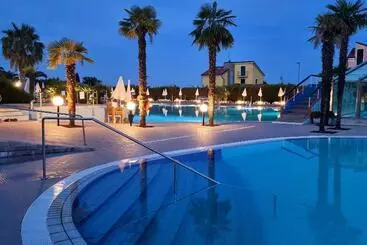 Hotel Loano 2 Village