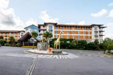 Отель Chessington