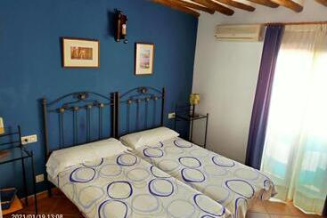 Отель Rural Real De Laroles Nevada Bike And Treeking