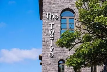فندق The Twelve