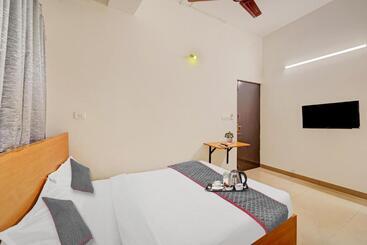 هتل Super Townhouse Inn24 Airport