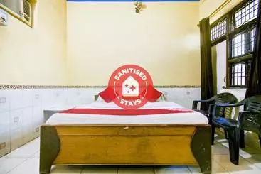Hotel Oyo 77377 Raj Guest House