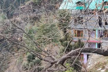 فندق The Forest Pinnacle And Café, Jibhi