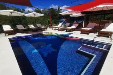 Hotelli Tuki Tuki Lodge