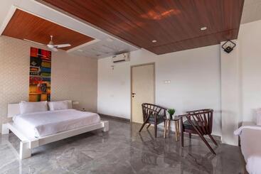 אתר נופש Ayurkutir Villa By Stayvista Pool, Gym, And Snooker Table For Your Ultimate Relaxation And Enterta