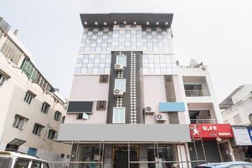 Hotel Capital O Aditya Grand