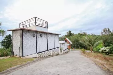 Hotel Happy Mountain Airport Resort