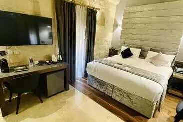 هتل The Village Boutique And Spa