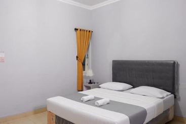 Отель Wisma Almaidah Jogjakarta Redpartner