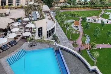 هتل Al Habtoor Grand Resort, Autograph Collection