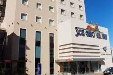 Howard Johnson Villa María Hotel Y Casino