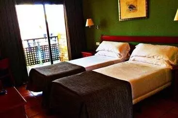 Отель Portal Del Caroig