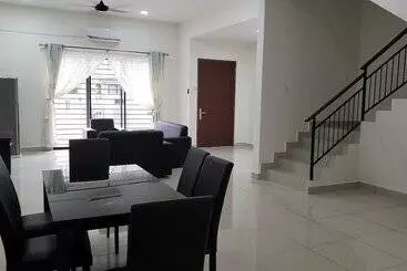 هتل Sr Home Stay At Klia