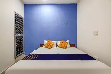 Hôtel Spot On 67006  Ar Residency