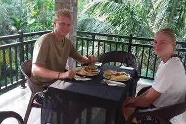 ペンション Hiriketiya New Radiant House