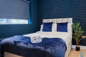 펜션 York Contractor House  Free Road Side Parking, Town Centre Location, Free Wifi & Netflix By Firoz Pr