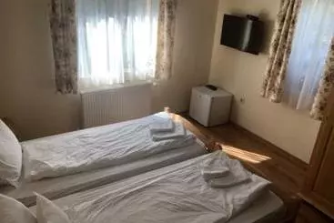 Irgó Panzió