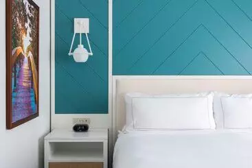 בית מלון כפרי Doubletree Suites By Hilton Naples