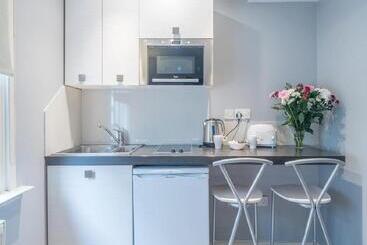 Hyde Park Executive Apartments