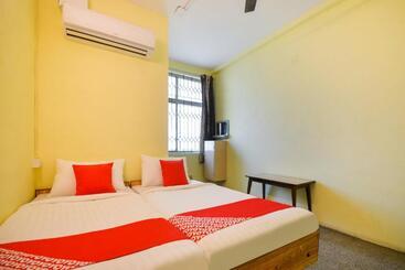 Hotel O Aruljothi Gandhipuram Bus Terminus