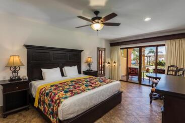 בית מלון כפרי Hacienda Encantada Resort & Residences