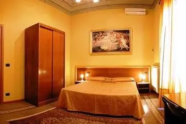 هتل La Luna Guest House