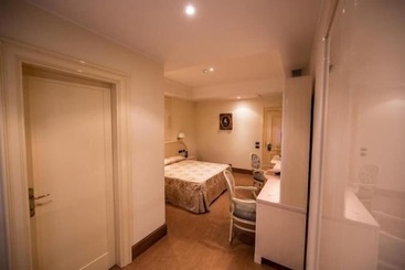 Lh Hotel Domus Caesari