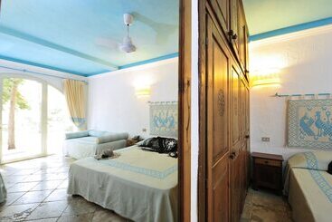 Arbatax Park Resort, Telis