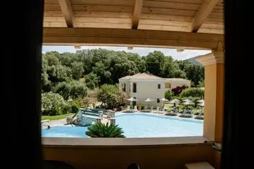 Hotel Karavostasi Beach