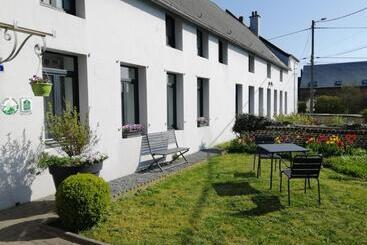 Hotel La Ferme Aux Charmes