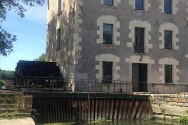 هتل Moulin De La Chevriere