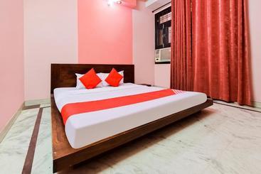 Hotelli Oyo 78973 Lucky Guest House