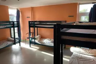 Auberge Granit Rose   Hébergement Partagé En Auberge De Jeunesse   Vue Sur Mer   Dortoir Mixte & Cam