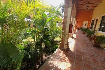 هتل Boutique Sol Y Luna Spa